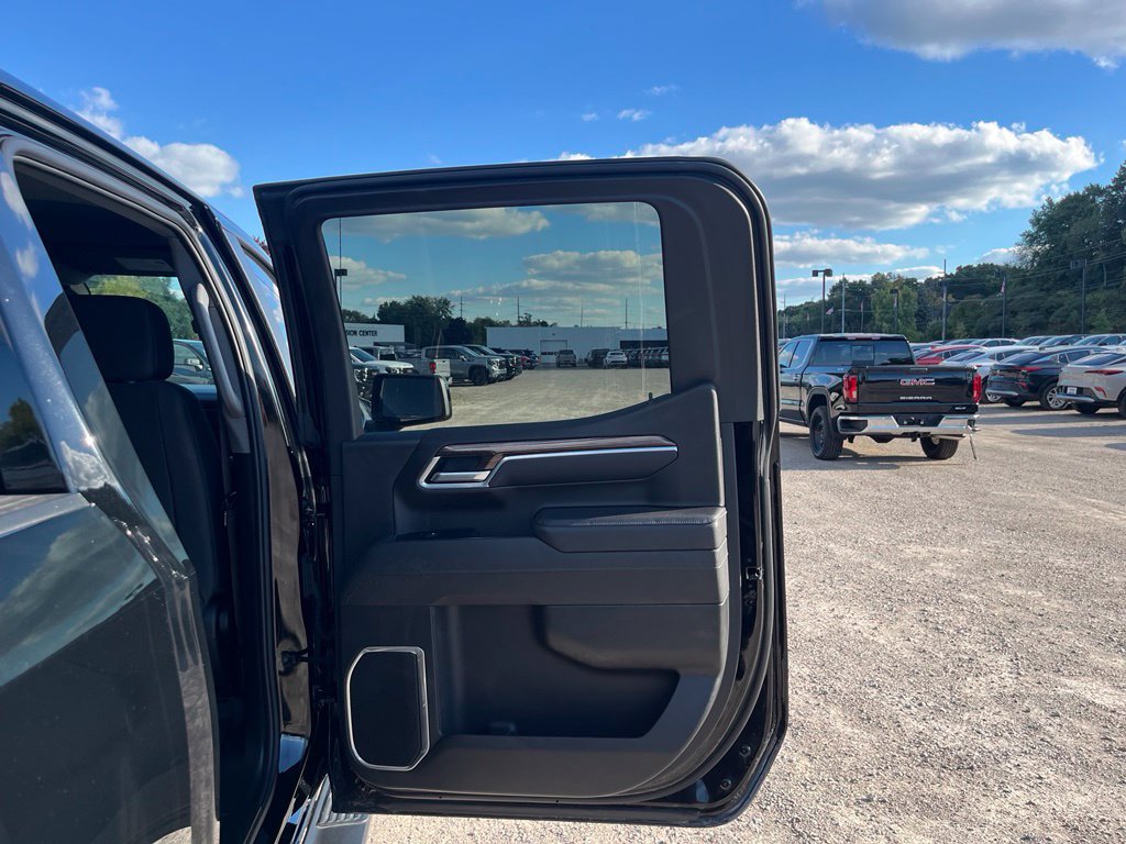Used 2026 Chevrolet Silverado 1500 RST AWD/4WD image 30