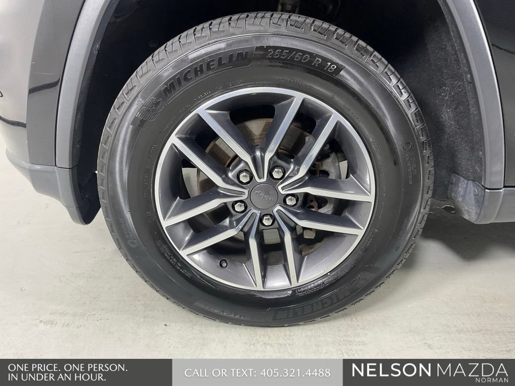 Used 2019 Jeep Grand Cherokee Limited AWD/4WD image 10