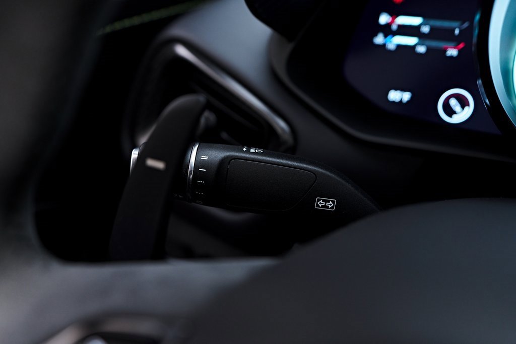 Used 2023 Aston Martin V8 Vantage Roadster image 58