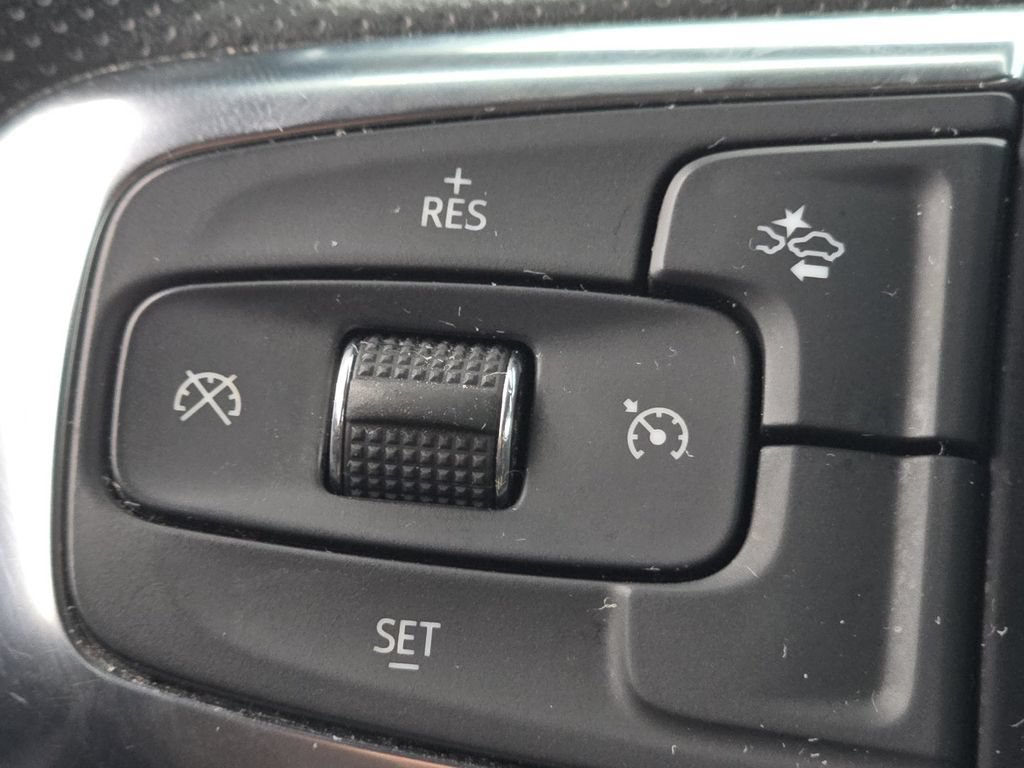 Used 2025 Chevrolet Blazer LT AWD/4WD image 32