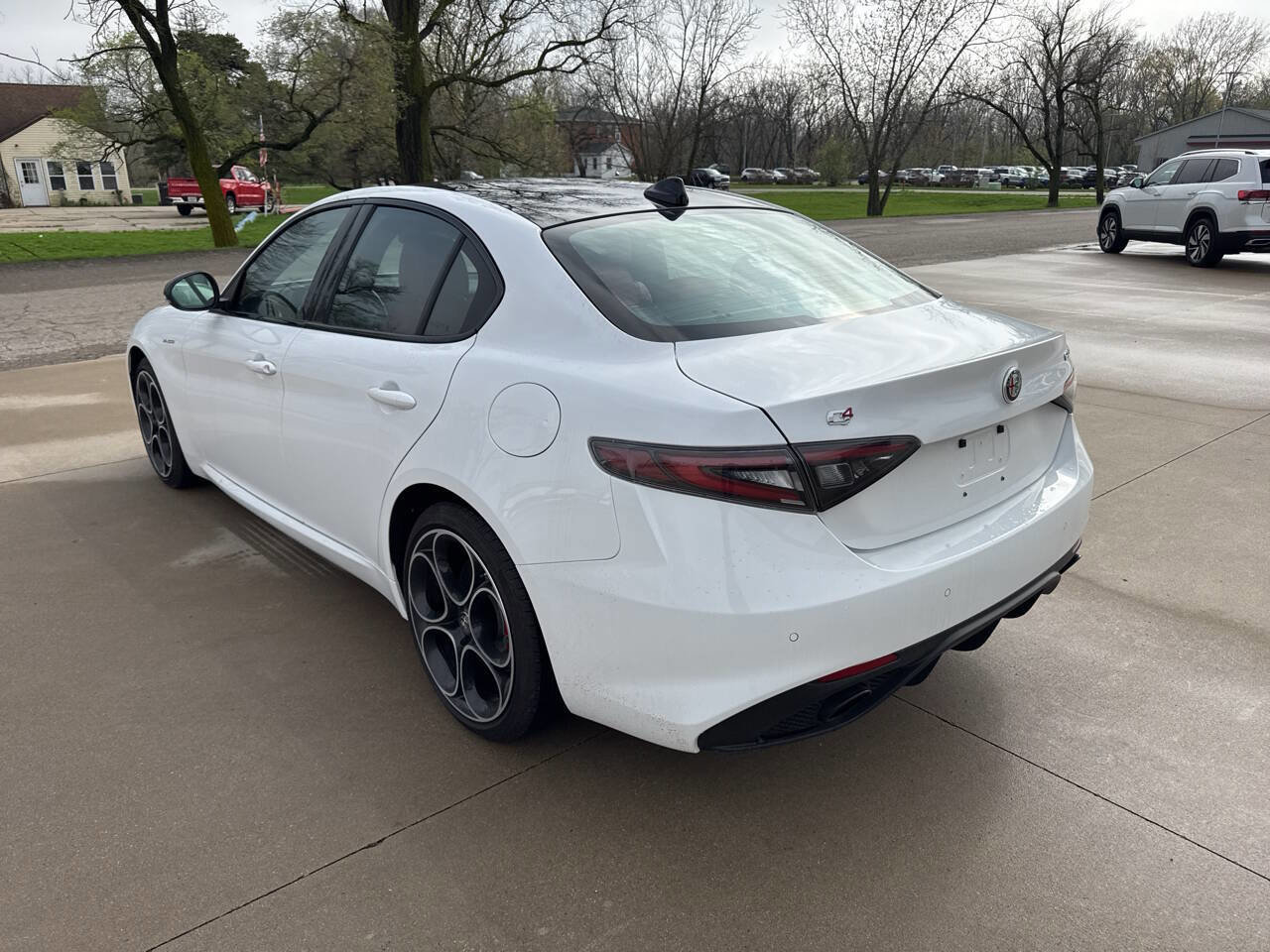 Used 2024 Alfa Romeo Giulia Veloce image 4