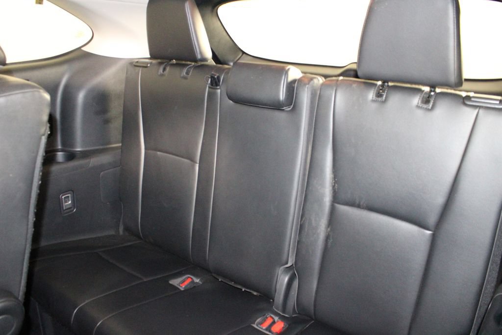 Used 2023 Toyota Highlander XLE FWD image 17