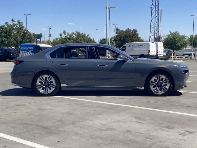 Used 2025 BMW i7 xDrive60 AWD/4WD image 5