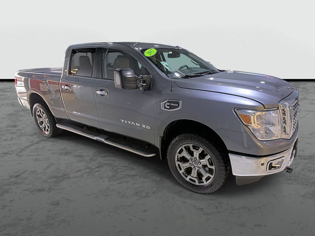 Used 2017 Nissan Titan SV image 5