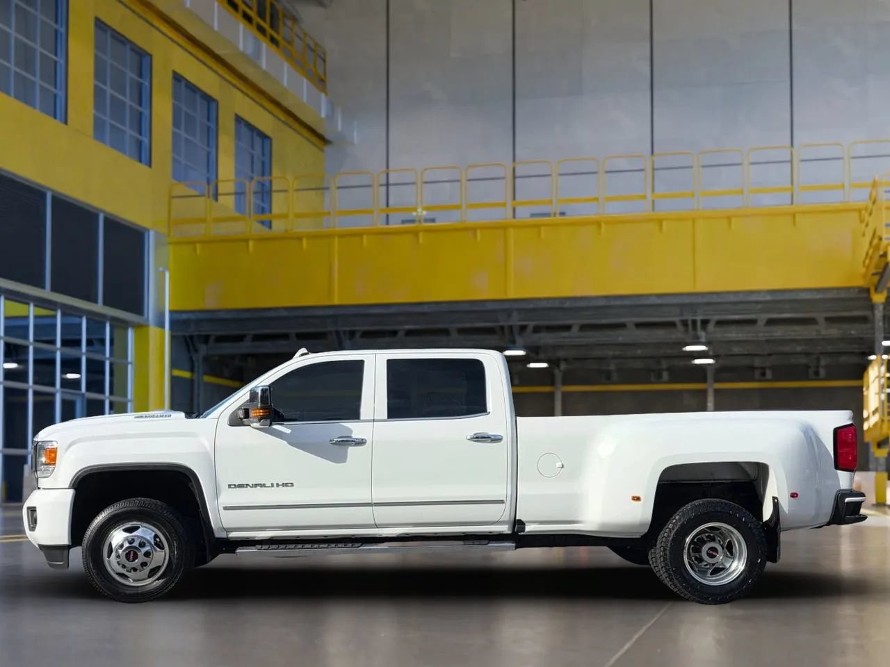 Used 2017 GMC Sierra 3500 Denali w/ Duramax Plus Package AWD/4WD image 5