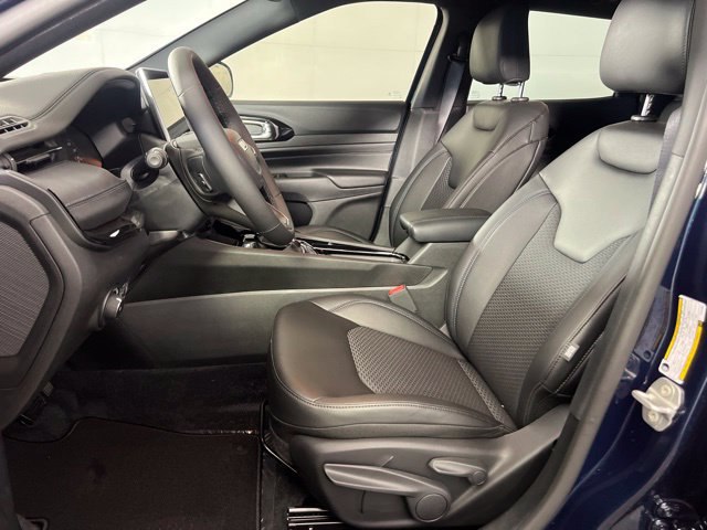 New 2026 Jeep Compass Latitude AWD/4WD image 9