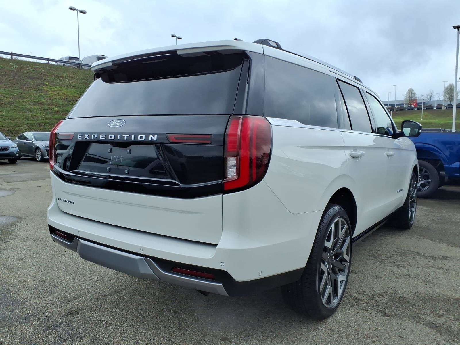 Certified 2025 Ford Expedition Platinum w/ Platinum Ultimate Package image 4