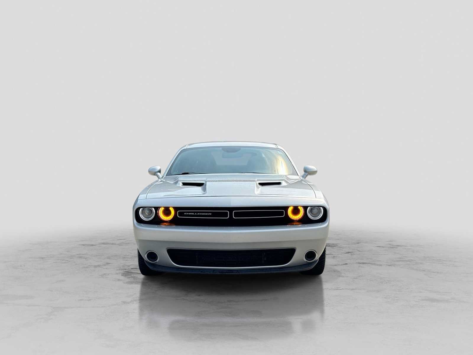 Used 2020 Dodge Challenger SXT RWD image 9
