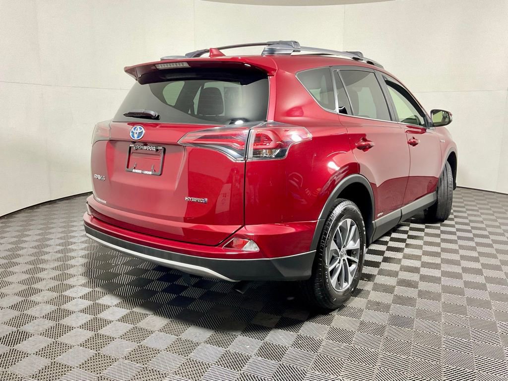 Used 2018 Toyota RAV4 LE AWD/4WD image 17