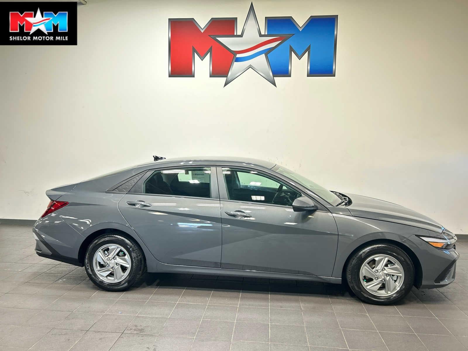 New 2026 Hyundai Elantra SE FWD image 1