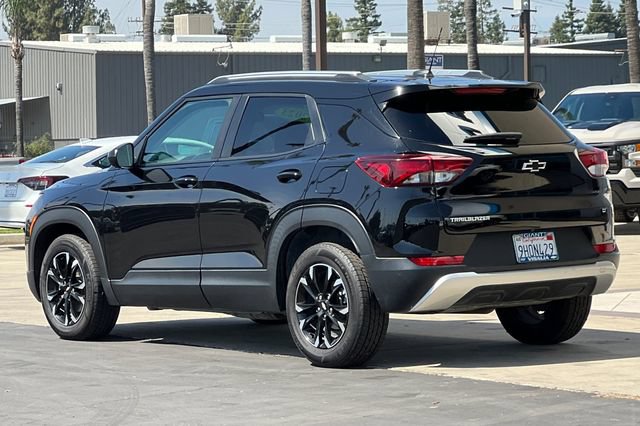 Used 2023 Chevrolet TrailBlazer LT w/ Convenience Package FWD image 6