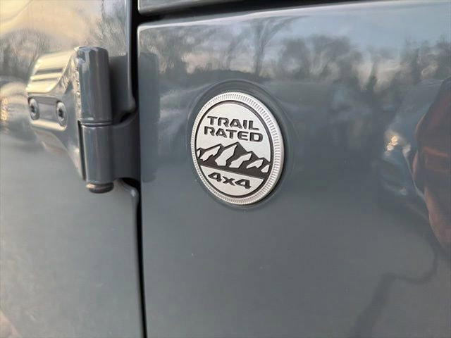 Used 2024 Jeep Wrangler Sahara w/ Technology Group image 5