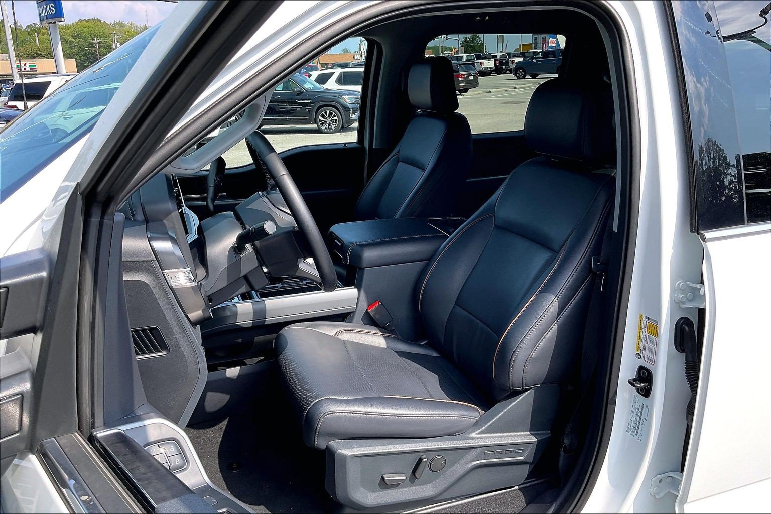 Certified 2025 Ford F250 Lariat w/ Chrome Package AWD/4WD image 25