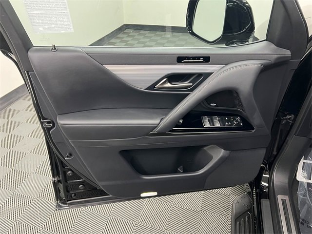 Used 2024 Lexus LX 600 F Sport image 9