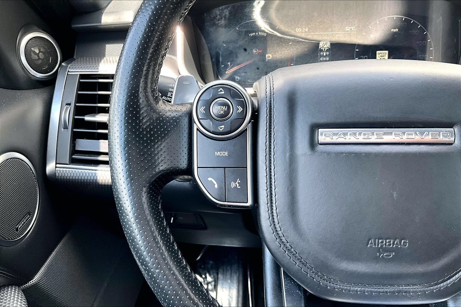 Used 2016 Land Rover Range Rover Sport Supercharged AWD/4WD image 17