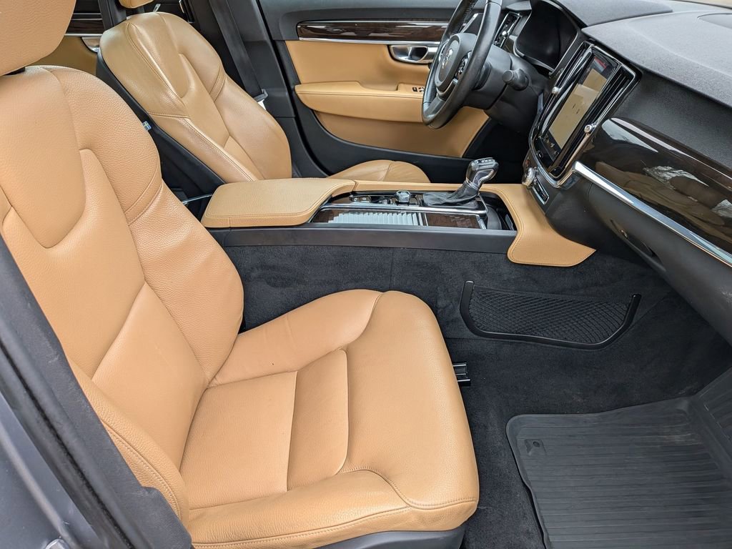 Used 2018 Volvo S90 T6 Momentum w/ Convenience Package image 30