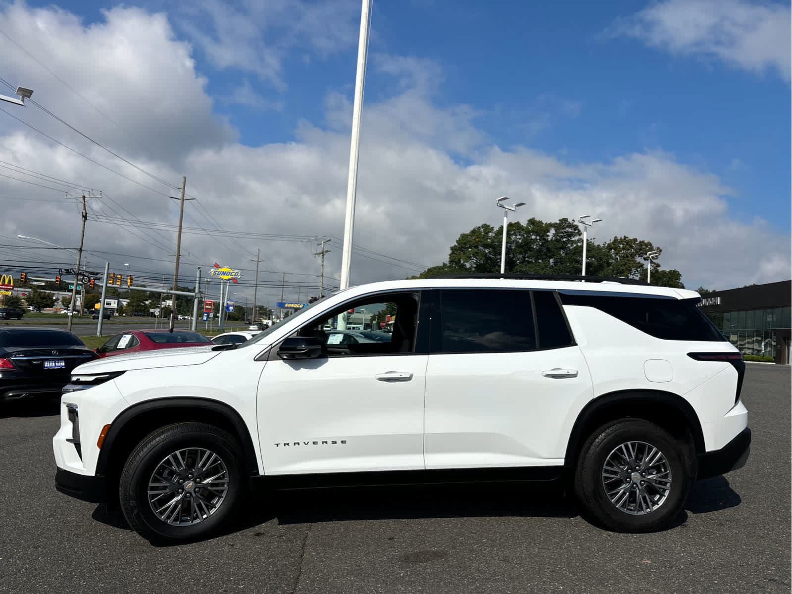 Certified 2026 Chevrolet Traverse LT w/ Driver Confidence Package FWD image 6