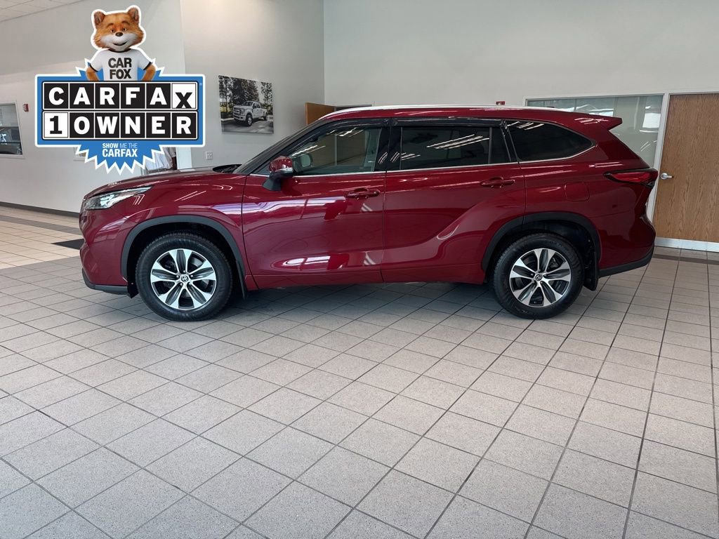 Used 2020 Toyota Highlander XLE AWD/4WD image 9