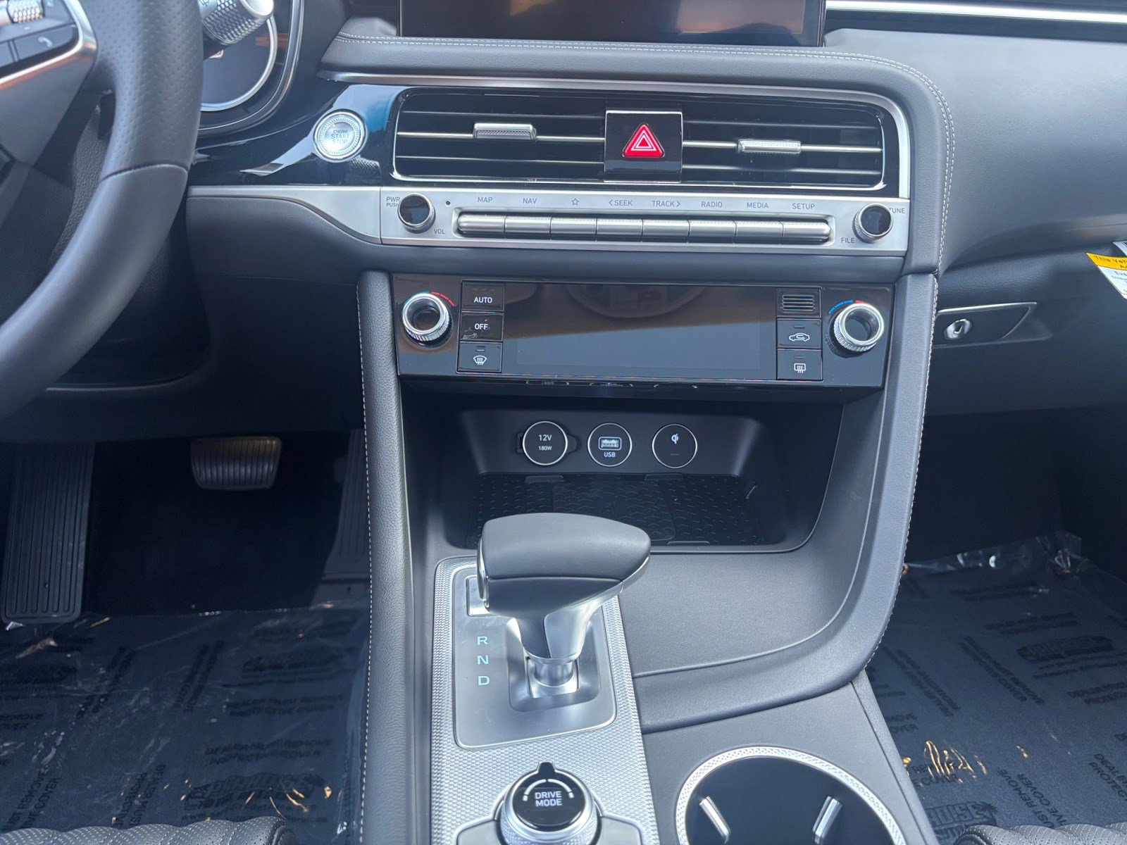 Used 2026 Genesis G70 2.5T Prestige image 11