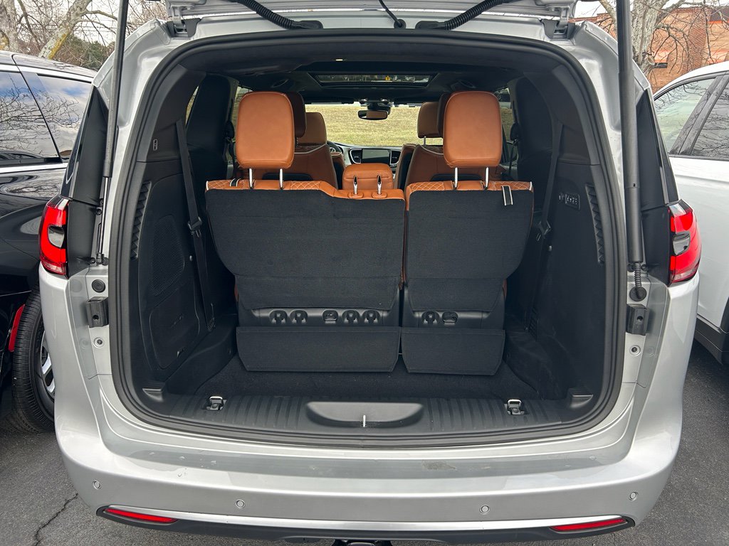 New 2026 Chrysler Pacifica Pinnacle w/ Trailer Tow Group image 10