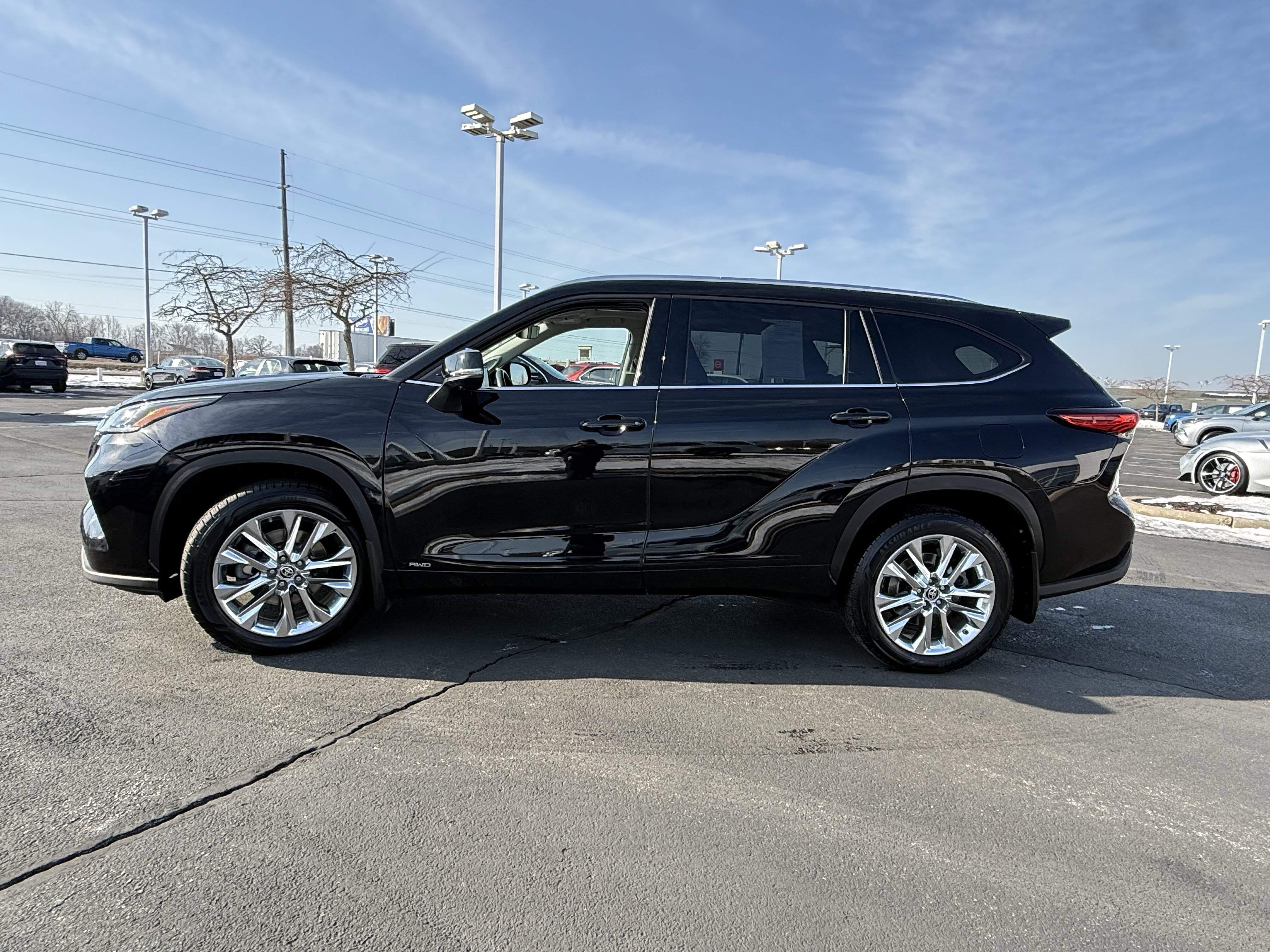 Used 2023 Toyota Highlander Limited image 5