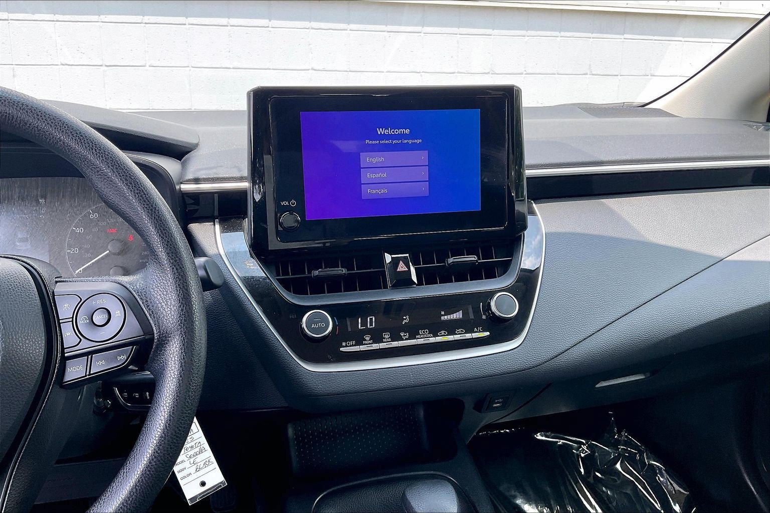 Used 2025 Toyota Corolla LE FWD image 37