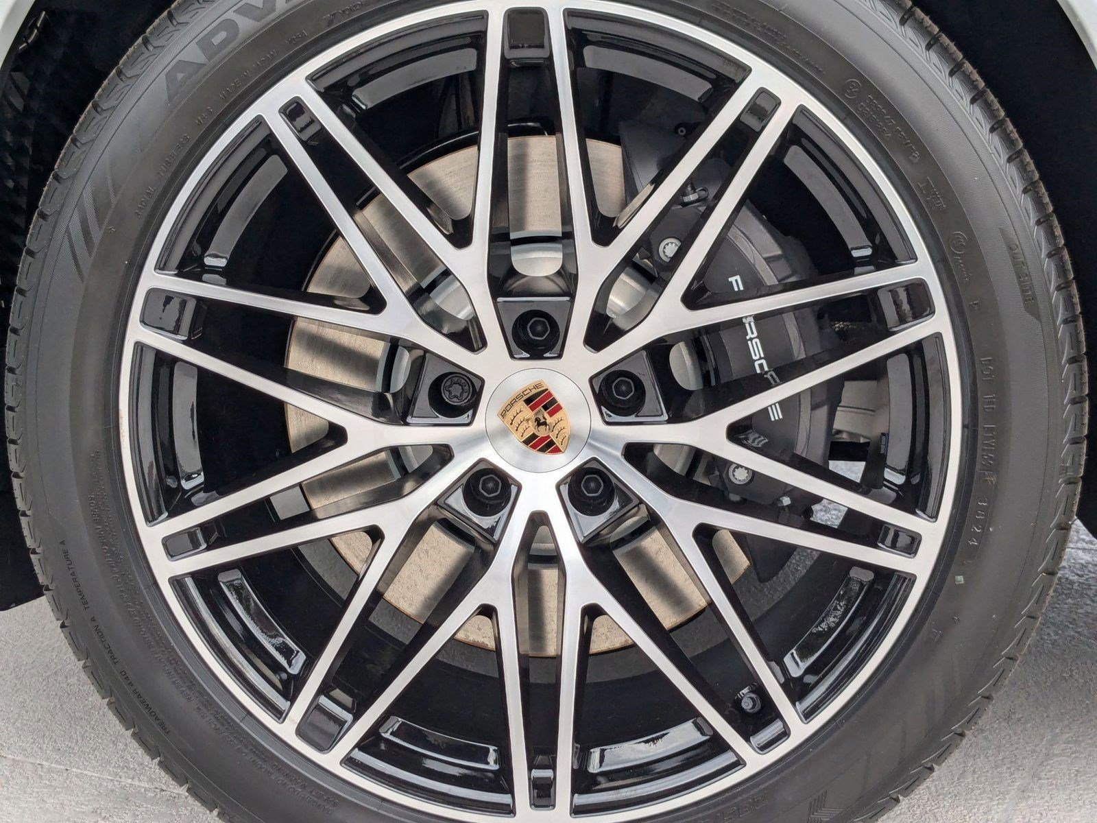 Certified 2025 Porsche Cayenne E-Hybrid image 26