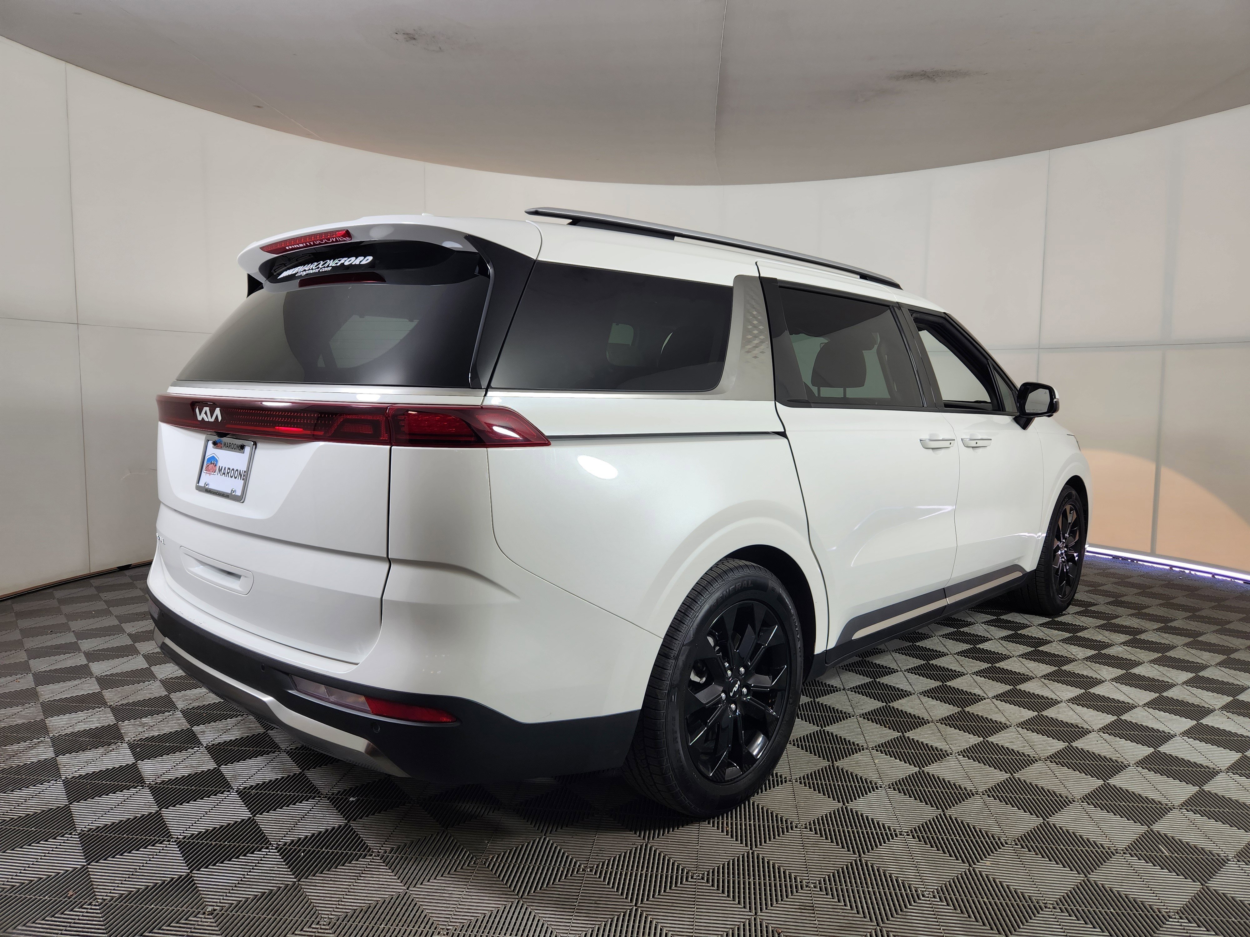 Used 2023 Kia Carnival SX Prestige FWD image 7