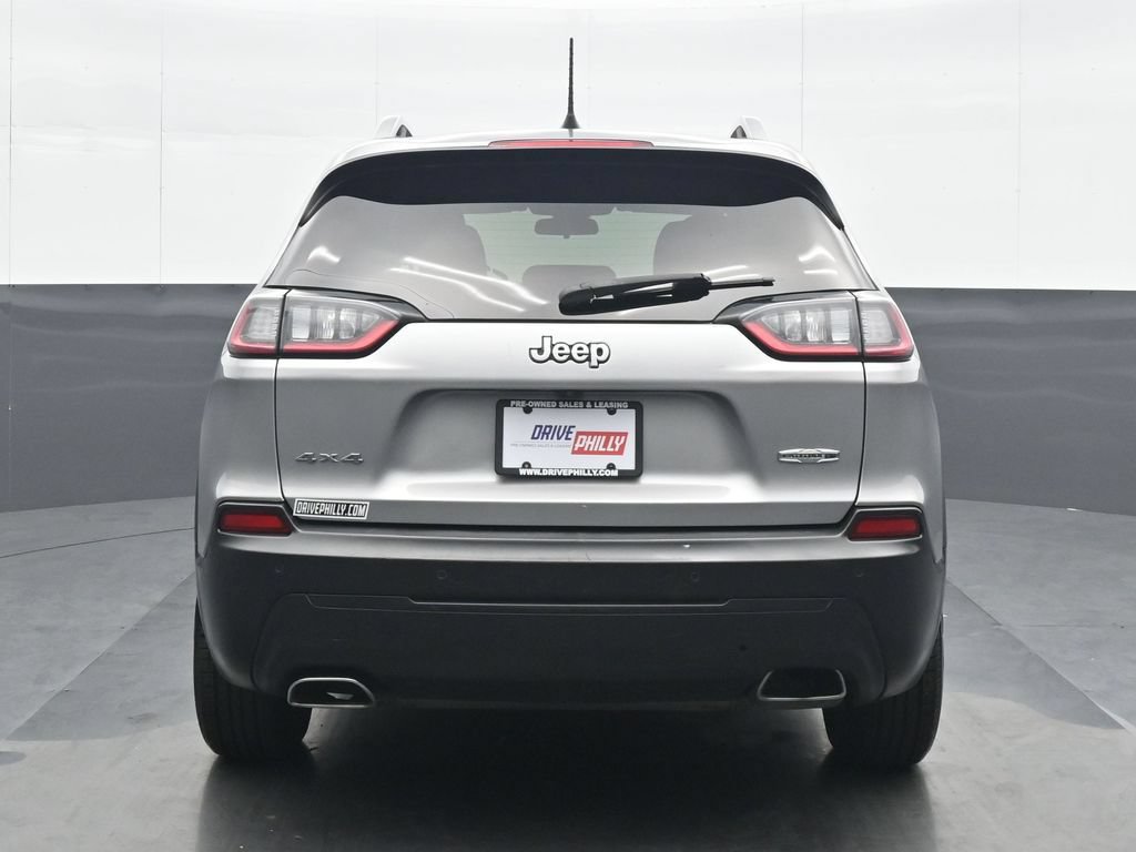 Used 2019 Jeep Cherokee Latitude Plus AWD/4WD image 5