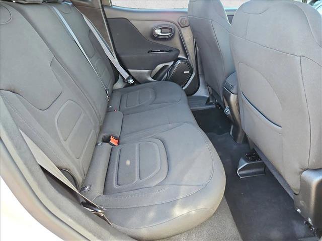 Used 2021 Jeep Renegade Latitude w/ Sun & Sound Group FWD image 18