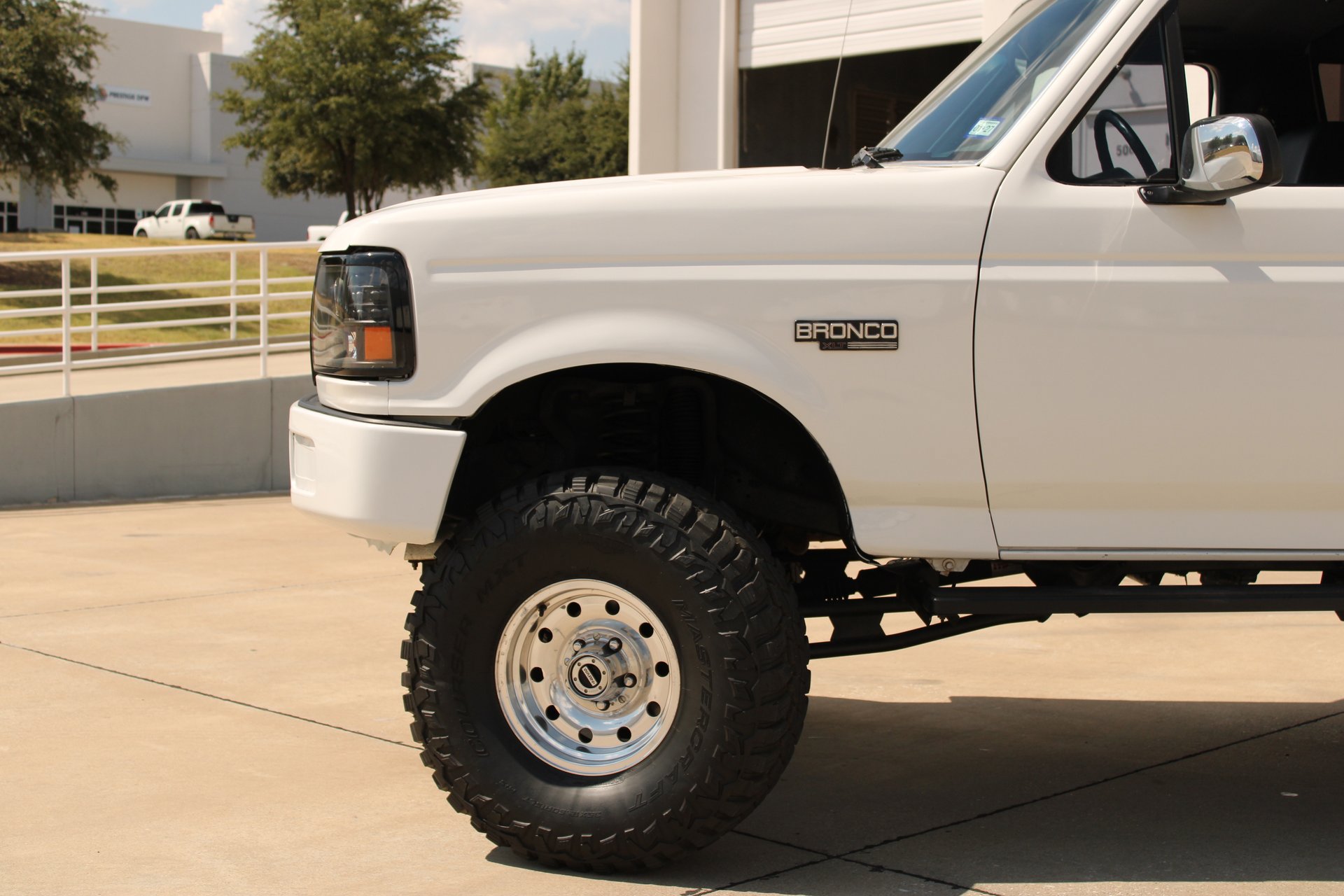 Used 1993 Ford Bronco XLT AWD/4WD image 26