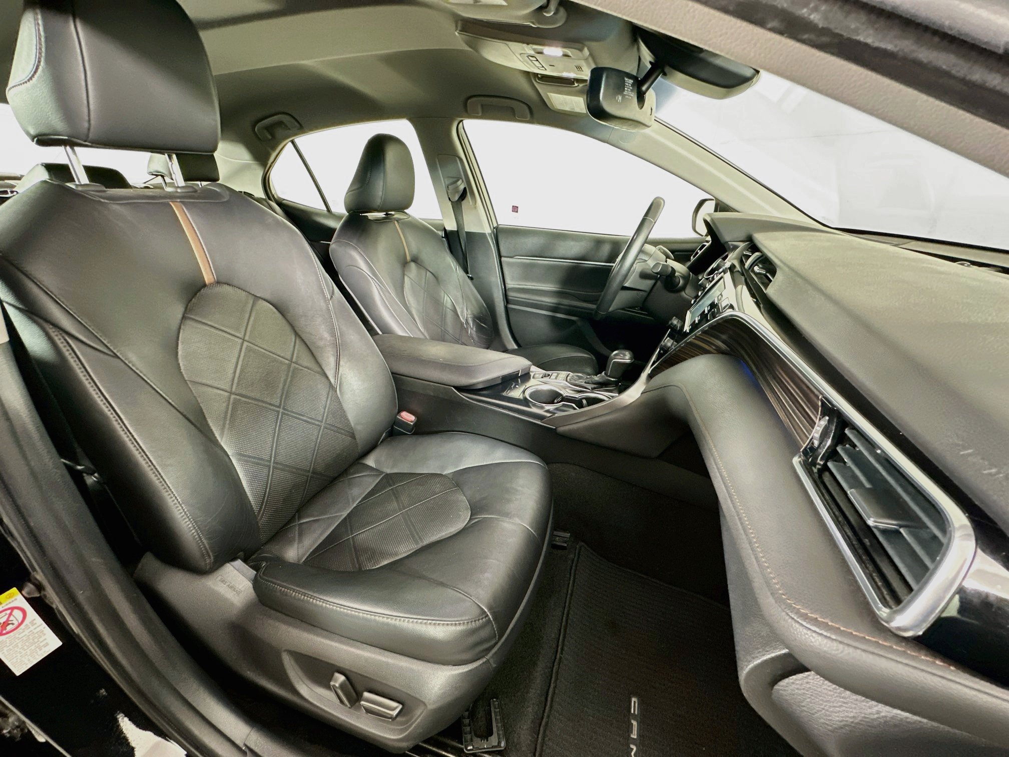 Used 2018 Toyota Camry XLE FWD image 29