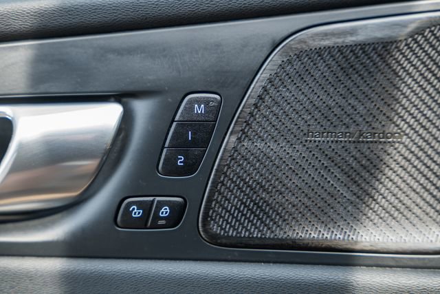 Used 2023 Volvo XC60 B5 Ultimate w/ Climate Package image 39