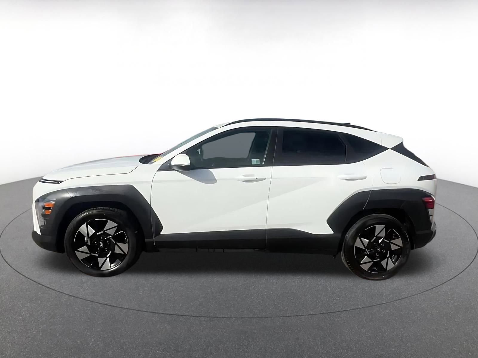 Used 2025 Hyundai Kona SEL image 9