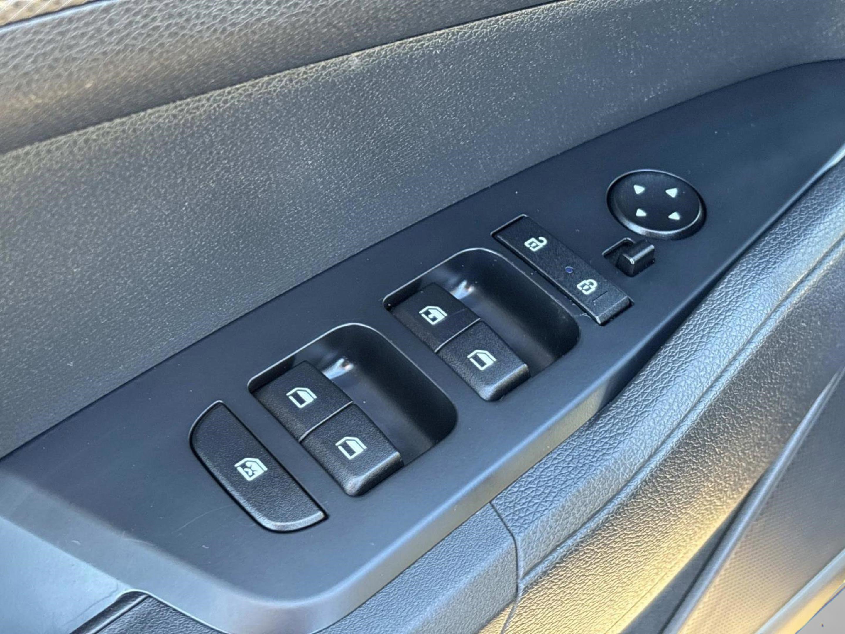 Used 2024 Kia Sportage LX image 24