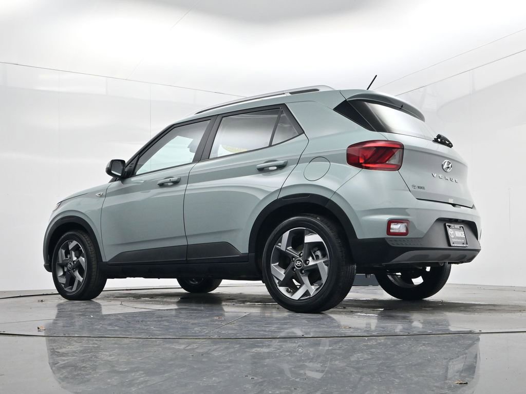 Used 2025 Hyundai Venue SEL image 48