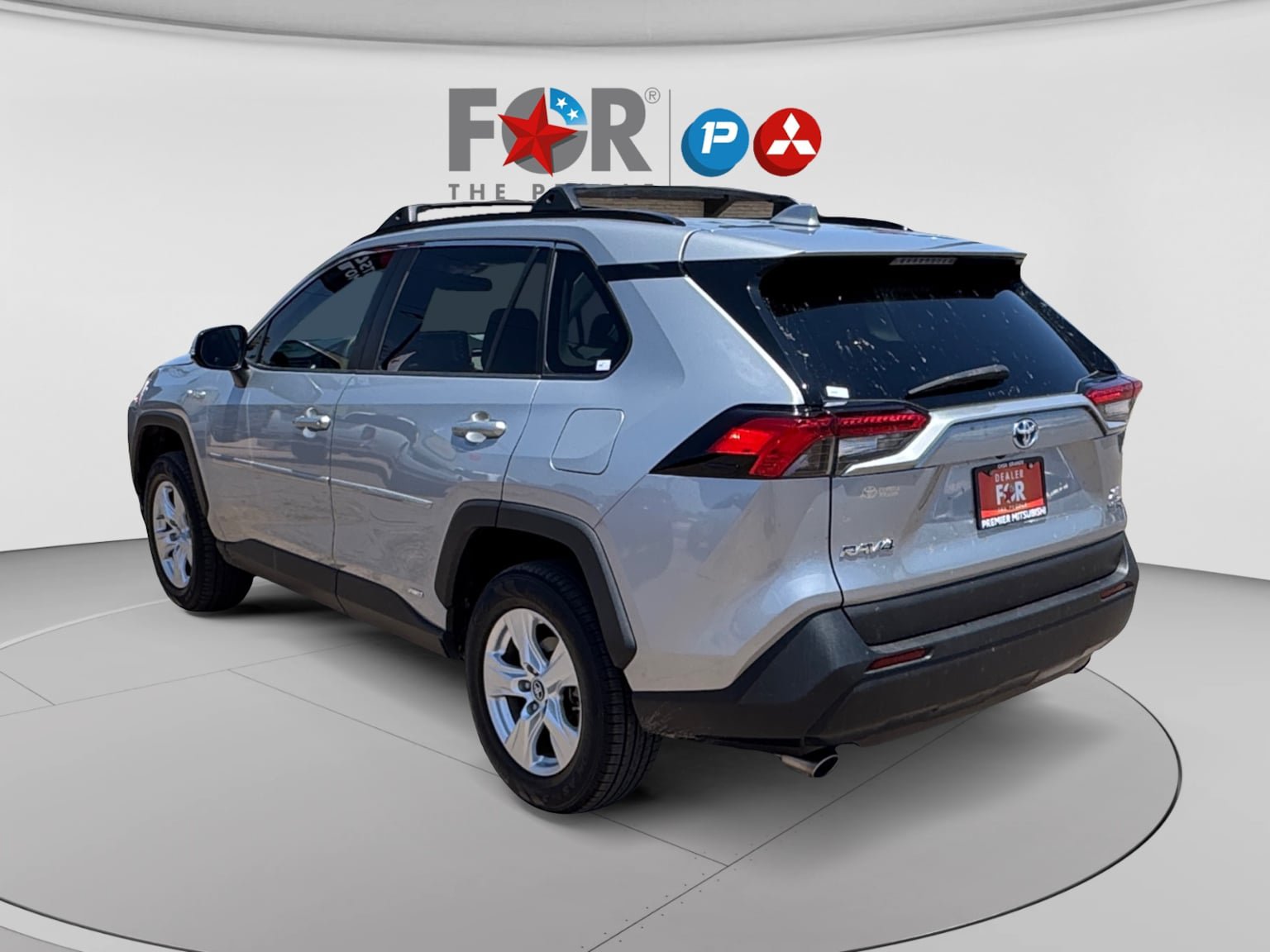 Used 2019 Toyota RAV4 XLE w/ Convenience Package AWD/4WD image 3