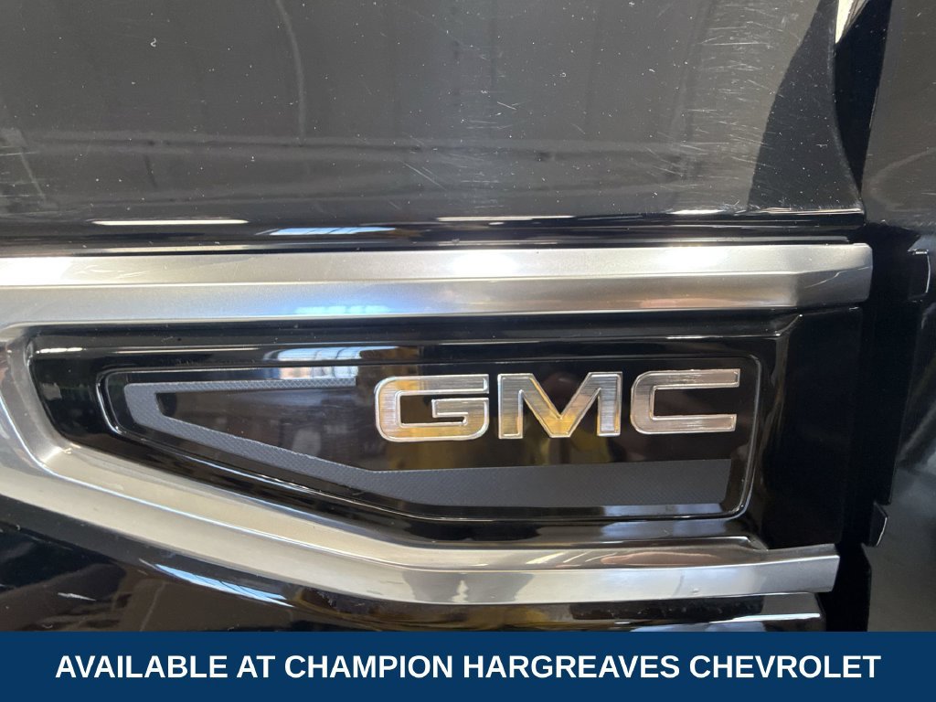 Used 2022 GMC Yukon Denali w/ Denali Premium Package AWD/4WD image 39