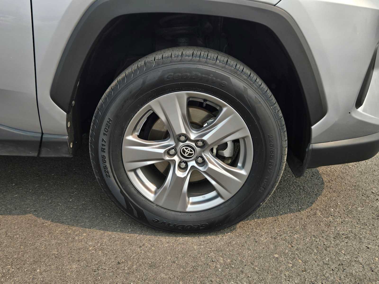 Certified 2025 Toyota RAV4 LE AWD/4WD image 10
