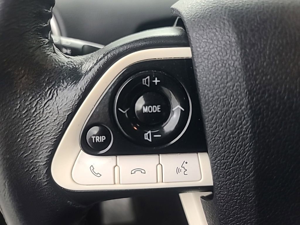 Used 2016 Toyota Prius Three w/ Advanced Technology Package FWD image 28