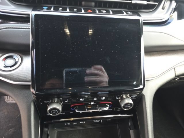 Used 2023 Jeep Grand Cherokee Overland w/ Luxury Tech Group IV AWD/4WD image 15