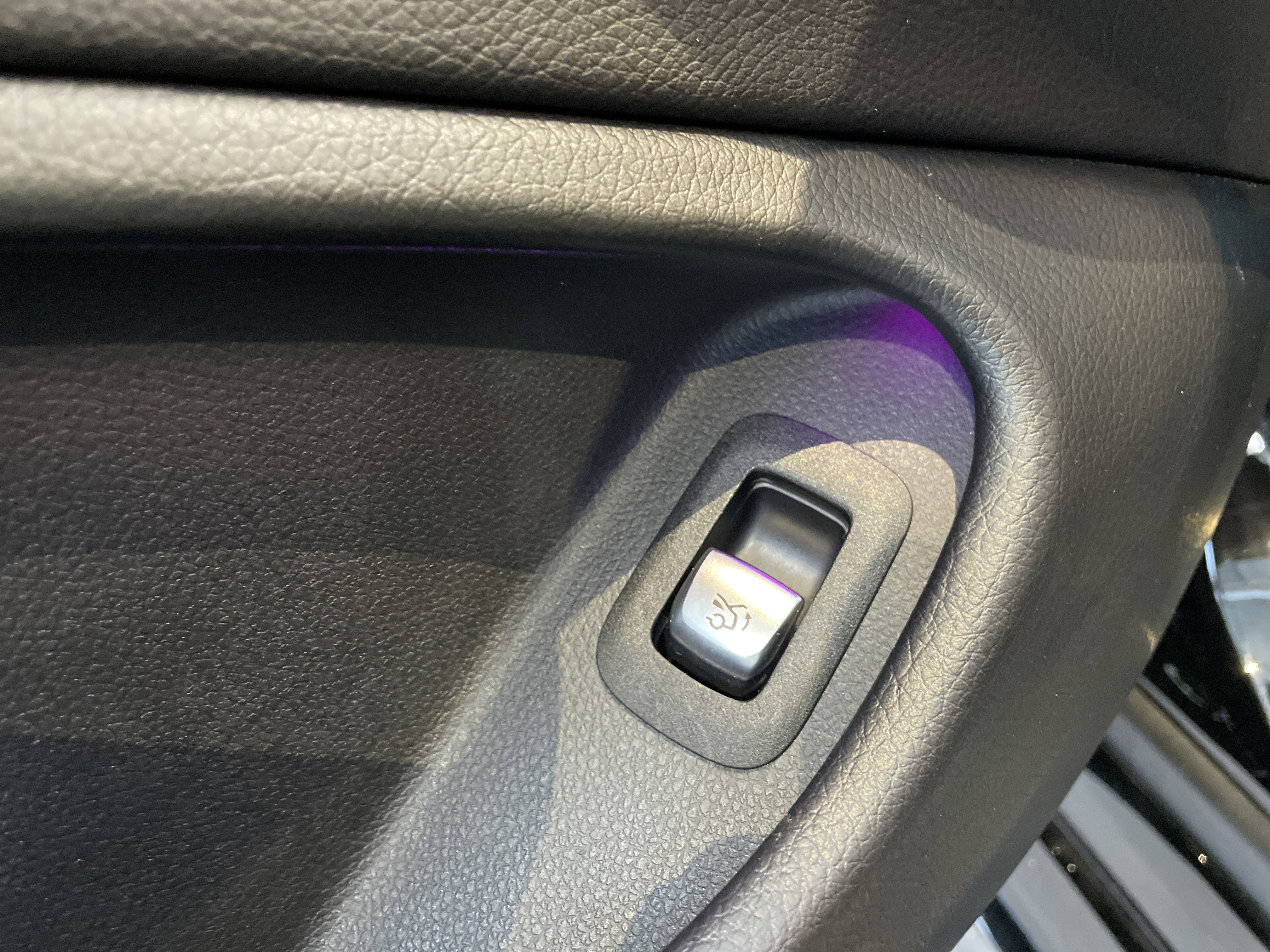 Used 2020 Mercedes-Benz C 300 4MATIC Cabriolet image 17