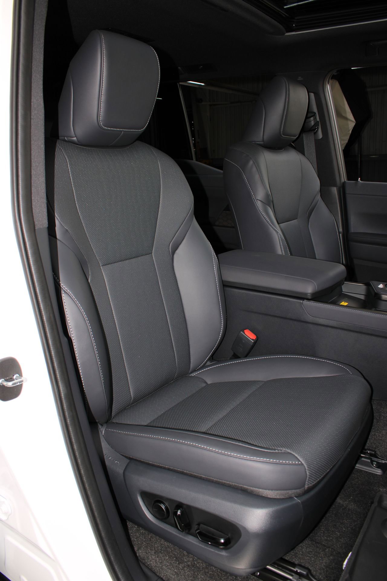 Used 2026 Lexus GX 550 w/ Cold Area Package AWD/4WD image 10