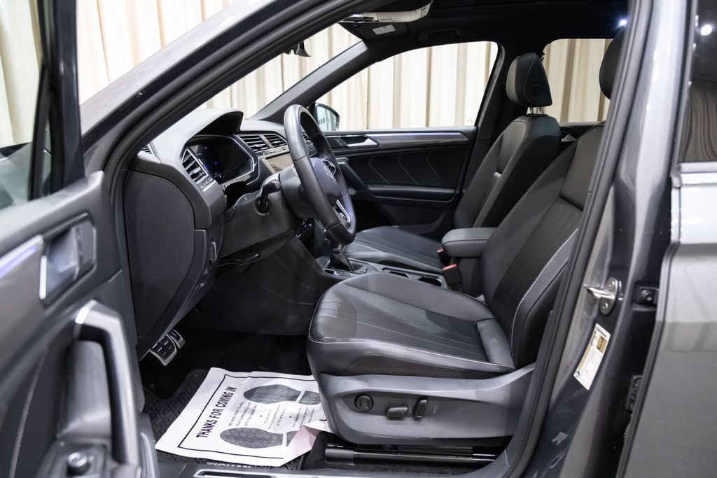 Certified 2024 Volkswagen Tiguan SE R-Line AWD/4WD image 10