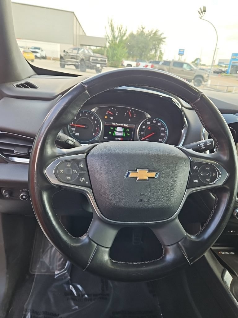 Used 2023 Chevrolet Traverse LT FWD image 13