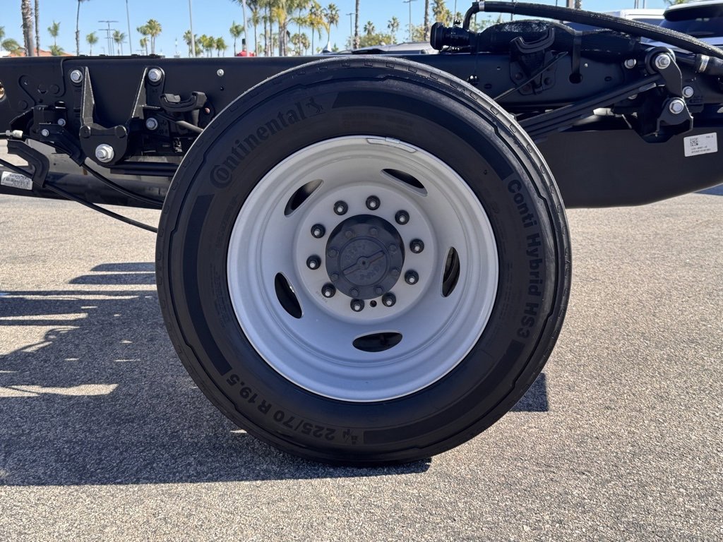 Used 2022 Ford F550 2WD Crew Cab Super Duty image 13