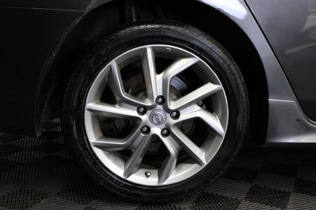 Used 2015 Nissan Sentra SR w/ Navigation Package FWD image 4