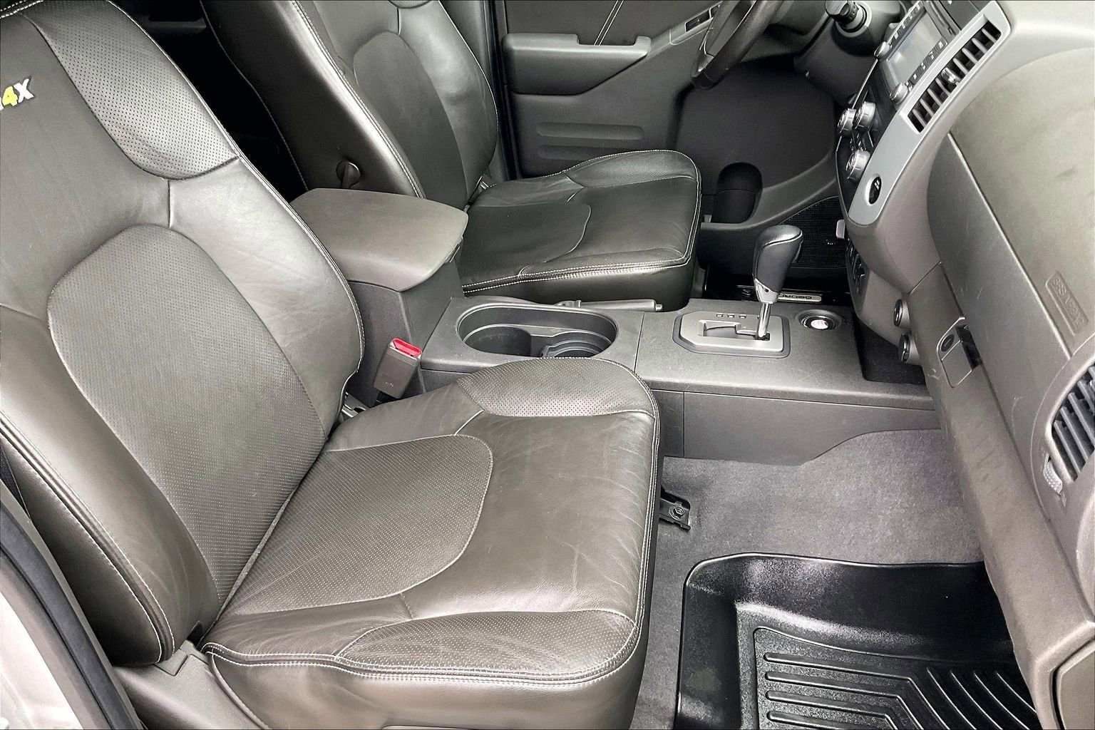 Used 2020 Nissan Frontier PRO-4X w/ Pro-4x Utility Package image 22