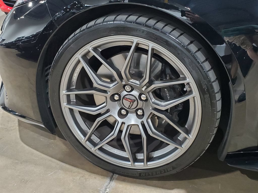 Used 2025 Chevrolet Corvette Z06 RWD image 37