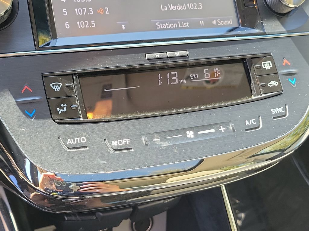 Used 2015 Toyota Avalon XLE Touring image 26